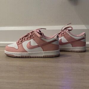 Nike Kids Sneakers in Pink and White
